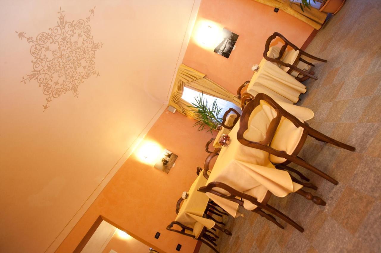 Hotel Palazzo Di Mezzo Carru Ngoại thất bức ảnh