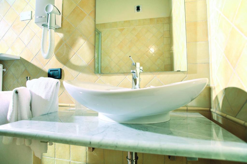 Hotel Palazzo Di Mezzo Carru Ngoại thất bức ảnh